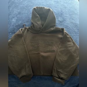 Levi’s stitched cropped sweatshirt